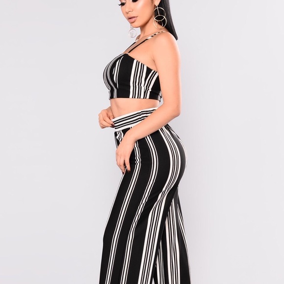 ✔️SOLD - 2 piece set BRAND NEW (SOLD OUT IN STORE) - Picture 3 of 3